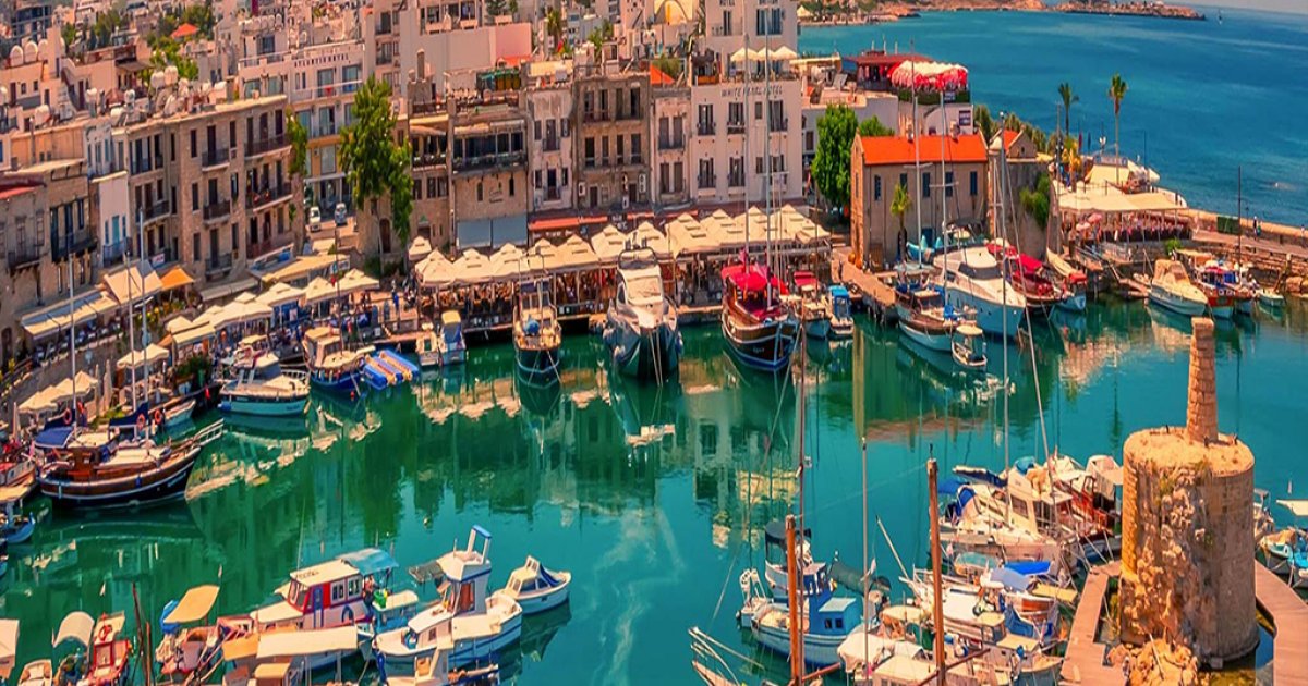 قبرس وپېژنئ