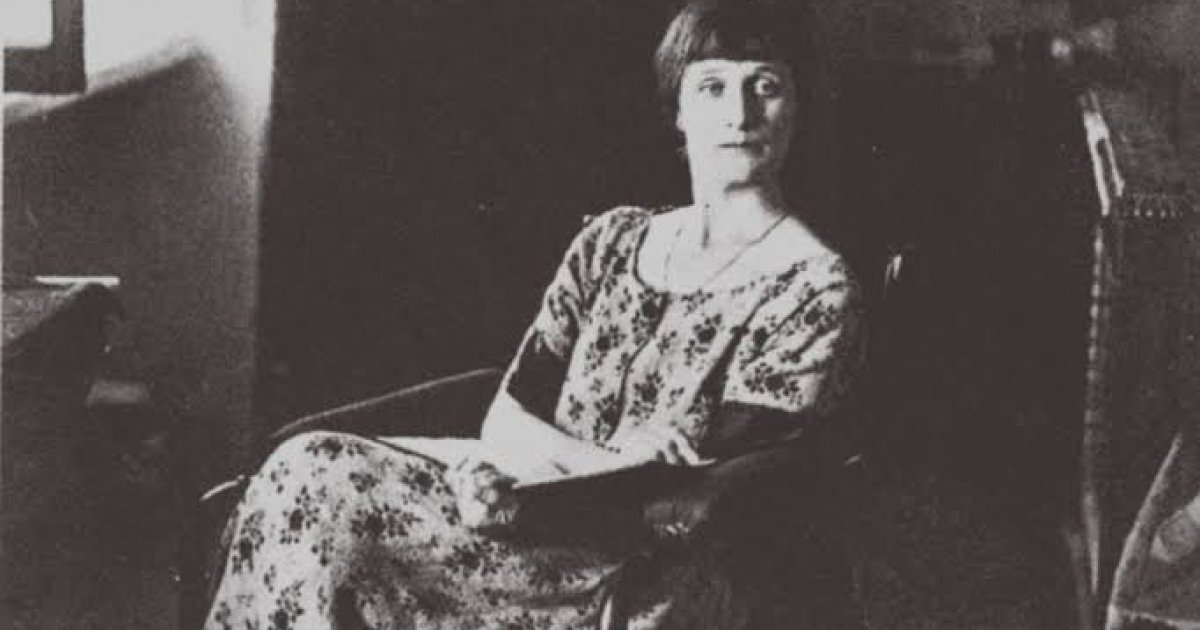 اخماتووا؛ شاعره، ژباړنه او کره کتونکې!