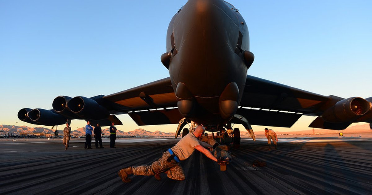 بي دوه پنځوس" څه ډول الوتکې دي؟"