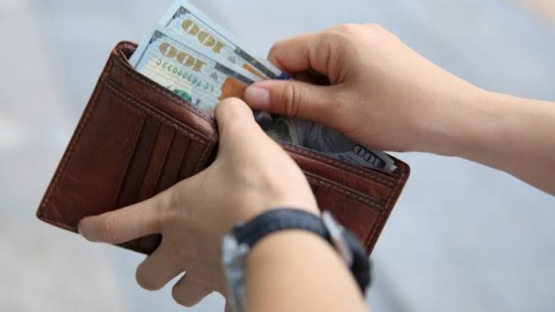 که دا عادتونه خپل کړئ له غربت څخه خلاصېږئ!