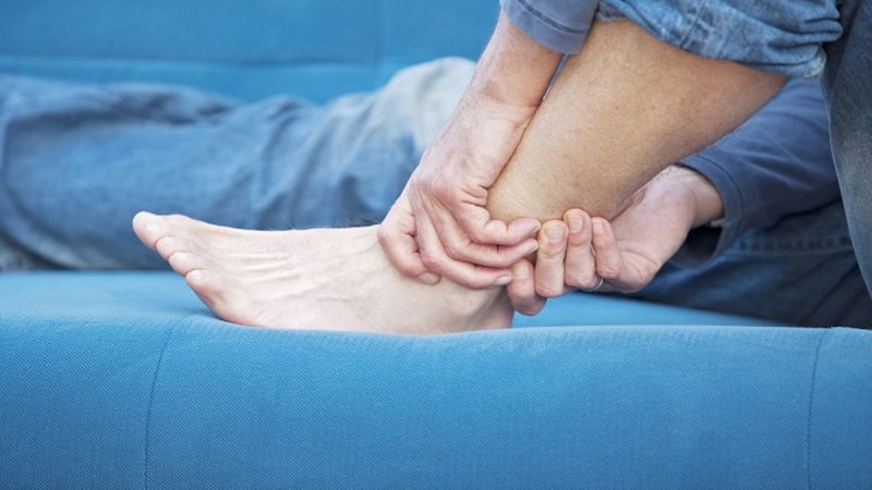 هغه ناروغۍ چې علایم يې په پښو کې څرګندېږي