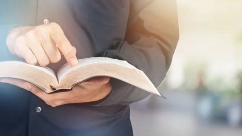 ځینې وخت ځینې نظرونه یوازې، لفظونه او غږونه وګڼئ.