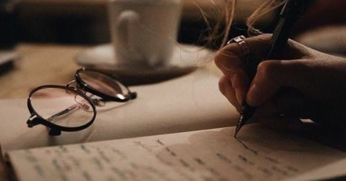 د افغان داستاني ادبياتو منځپانګه