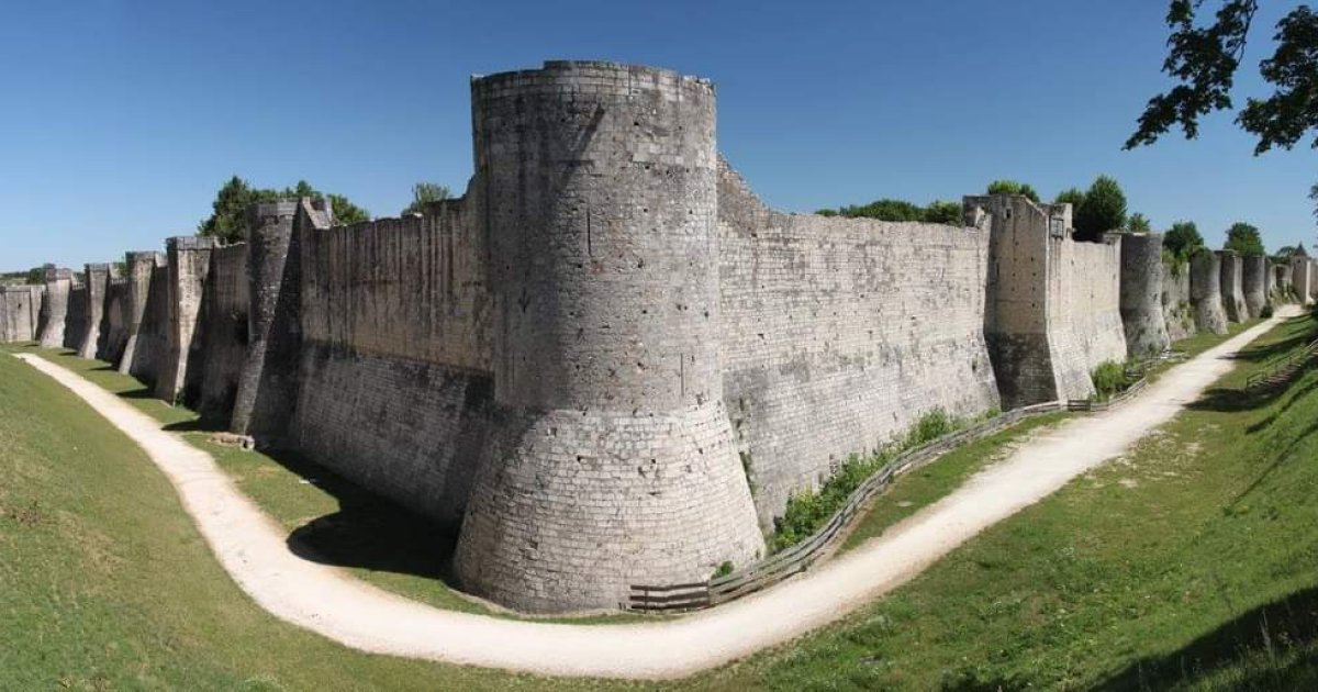 د پاریس دېوالونه